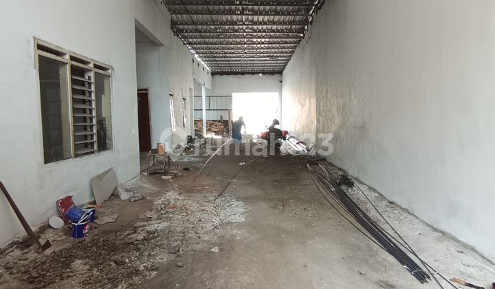 Container Access Warehouse in Sukun Malang