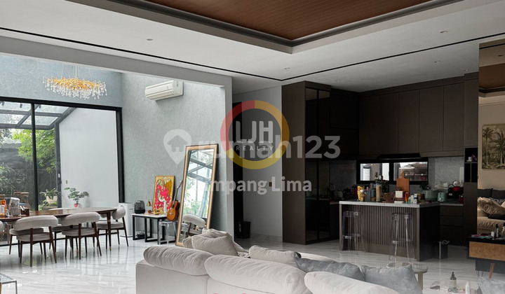 Dijual Rumah Mewah Eksklusif di BSB Mijen – Kolam Renang & Semi Furnished 1