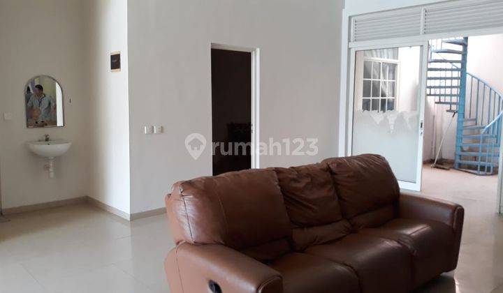 Rumah Nyaman di Graha Padma Semi Furnished Semarang 2