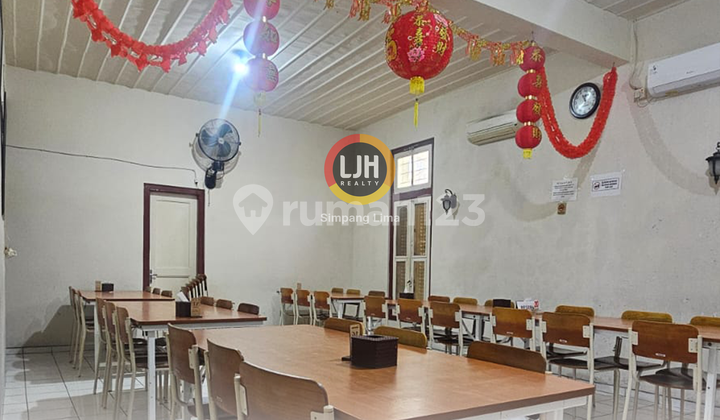 Commercial House for Sale - Ideal for Business or Office