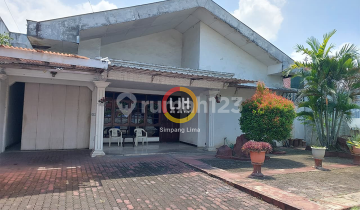 Dijual Rumah Bagus Unfurnished SHM Peterongan, Jombang 2