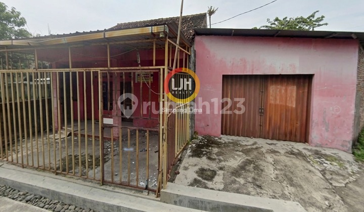 Spacious Corner House in Rejosari Genuk Semarang Near Main Road 1