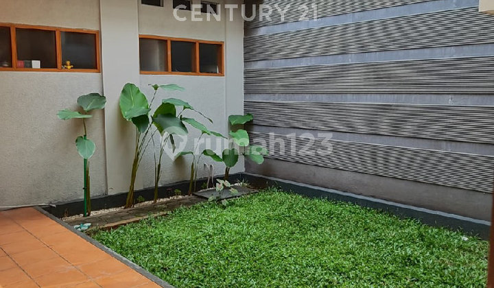 Beautiful 2-Story House in the Elite Batununggal Indah Complex, Bandung 2