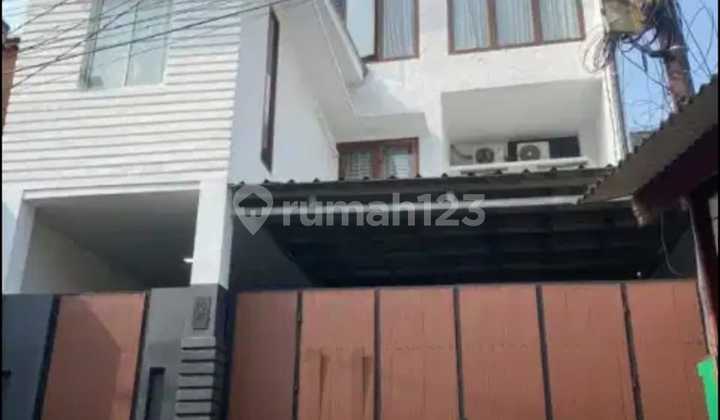 Di jual rumh daerah tebet jakarta selatan