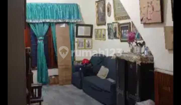 Di jual rumah daerah tebet jaksel Pinggir jalan raya , Cocok bangwt untuk usaha