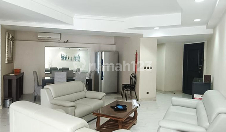 Dijual 2.3M, Semi Furnished 3 Bedrooms, Middle Floor, Taman Anggrek Condominium