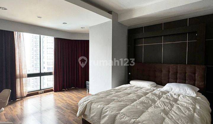 Comfortable, Taman Anggrek Condominium Fully Furnished 3 Bed, Mid Floor 2