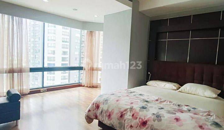 Comfortable Taman Anggrek Condominium Fully Furnished 2 Bed, Mid Floor 2