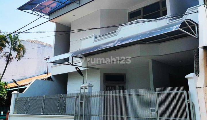 Rumah 2 Lantai Jalan Gelong Baru, Grogol Petamburan, Jakarta Barat 1