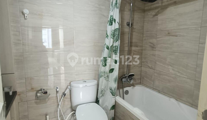Disewa Taman Anggrek Condominium Fully Furnished, 2 Bedroom, High Floor 2