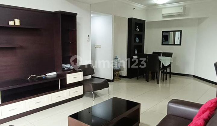 Dijual 1.5 Bio, Taman Anggrek Condominium 2 Kamar Tidur, Fully Furnished, Lantai Bawah