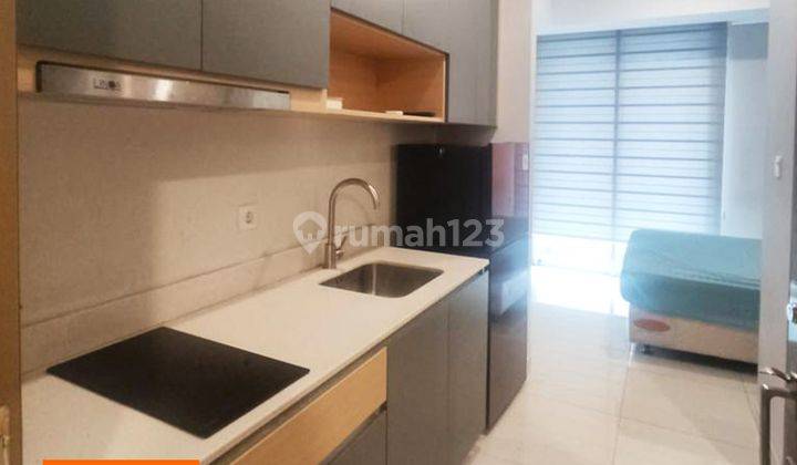 Taman Anggrek Residences Studio, Fully Furnished, Middle Floor, Pool View 1