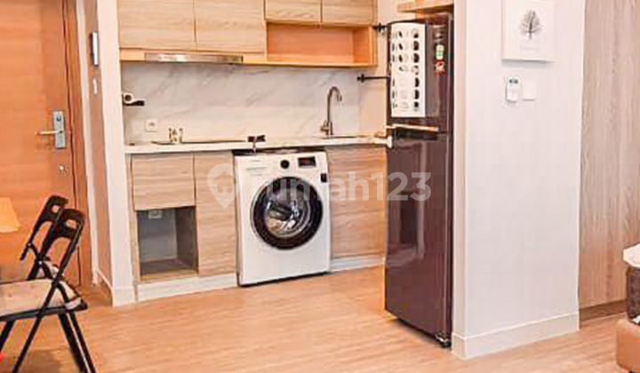 Taman Anggrek Residences Fully Furnished 1 Bedroom, Middle Floor, Pool View 2