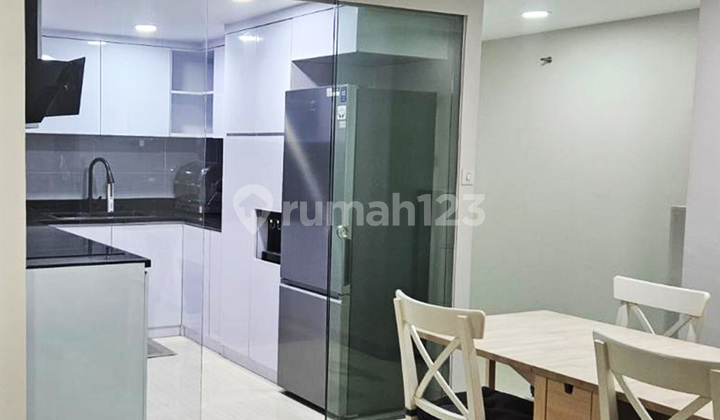 Rented 125M per Year, Taman Anggrek Condominium Fully Furnished 3 Bedroom, Low Floor