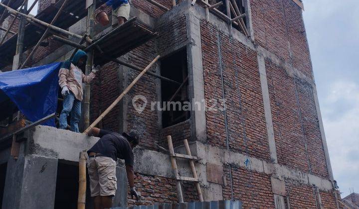 Rumah 3 Lantai.majapahit Palebon Raya Pedurungan. 2