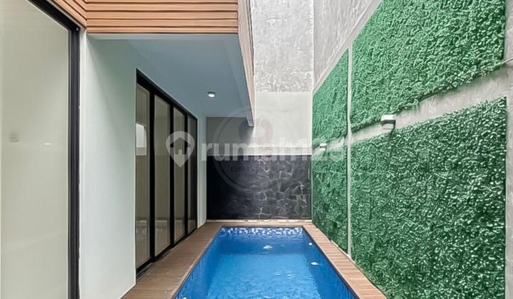 Rumah Baru dengan Kolam Renang di Bintaro Sektor 9
