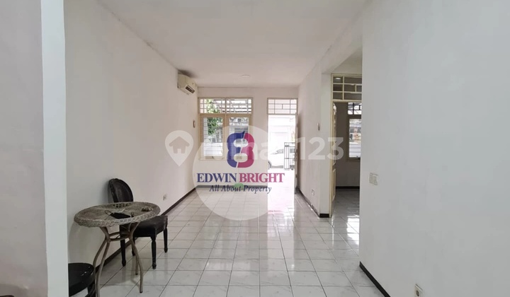 Rumah Muraht Tanah Luas Dalam Cluster di Graha Raya 2