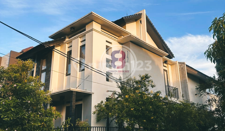 Nice 2-Story House Ready to Occupyd in Bintaro Jaya Sector 5 Complex