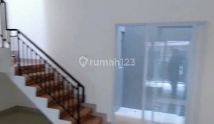 MURAH...Rumah Baru Minimalis di Tanjung Duren, Jakarta Barat (ada 2 unit) 2