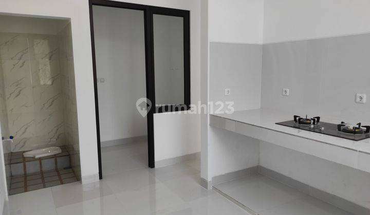 BURUAN HANYA 2 UNIT..RUMAH MODERN MINIMALIS 2,5 LANTAI DI VILLA MELATI MAS, SERPONG TANGERANG 1