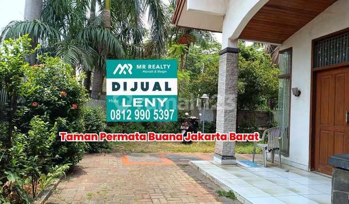 Old Corner House in Taman Permata Buana, Kembangan, West Jakarta 2