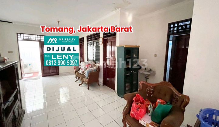 Good and Strategic Location. Move-in Ready House in Tomang, West Jakarta. 2