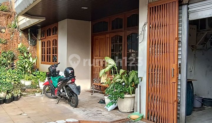 Below NJOP Price, Ready-to-Occupy House in Cideng, Central Jakarta, Flood-Free