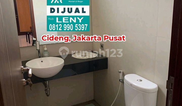 Nice Ready-to-Live House Corner Position in Cideng, Central Jakarta 1