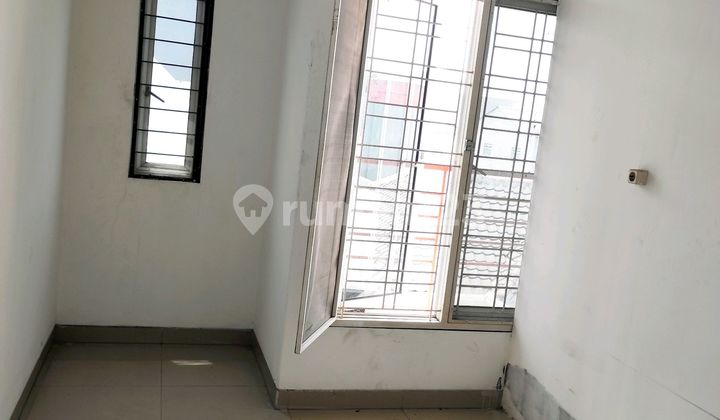 Rumah Siap Huni Minimalis 3 Lantai Di Cideng, Jakarta Pusat 