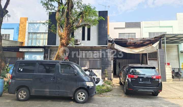 Want a cheap warehouse in Taman Tekno BSD? Just choose this unit & it's already certified, can be mortgaged. Want a cheap warehouse in Taman Tekno BSD? Just choose this unit & it's already certified, can be mortgaged.