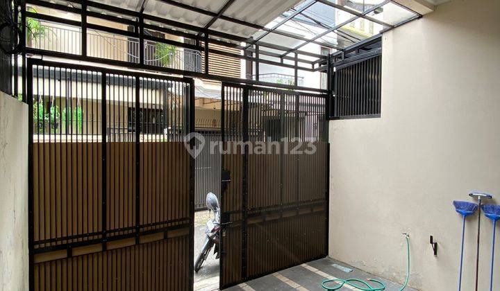 Rumah Modern Minimalis  lebar 6  Di Tomang  1