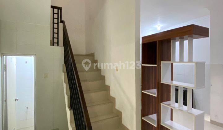 Rumah Modern Minimalis  lebar 6  Di Tomang  2