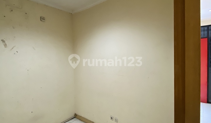 Ready-to-Use Shop House in Duta Merlin Near MRT 2