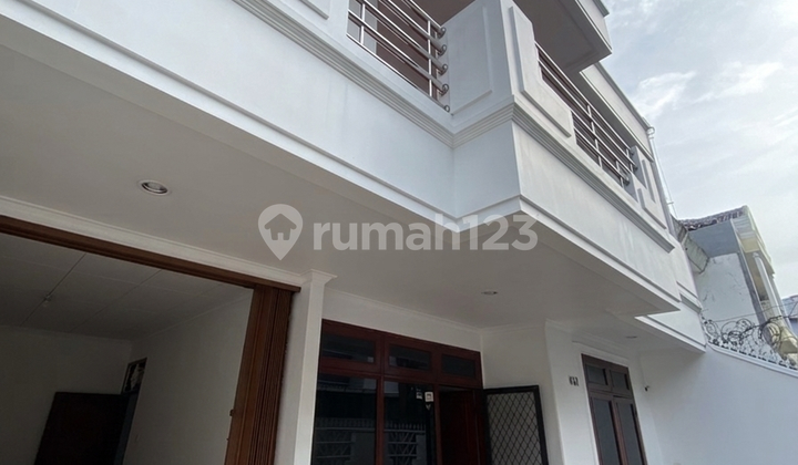 Rumah Lebar 9 di Tomang Baru Renovasi Jarang Ada