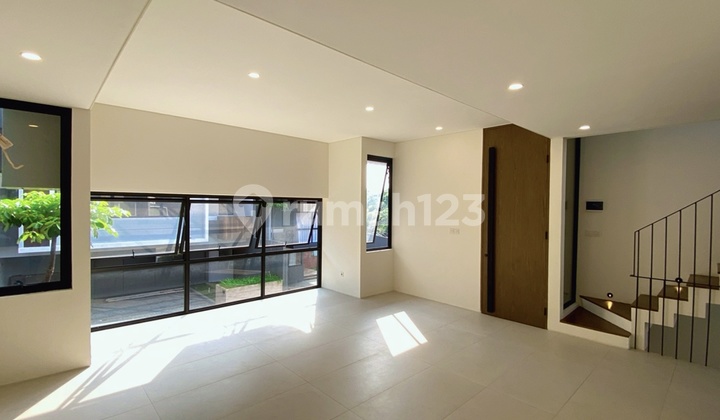 Rumah Baru Dekat Mall Kemang Village Jarang Ada Di Antasari