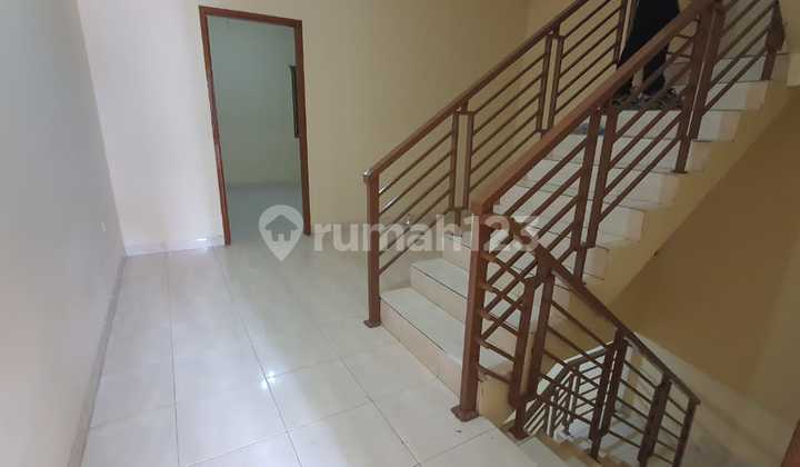 Rumah Minimalis 3 Lantai Di Tomang Jarang Ada Rumah Minimalis 3 Lantai Di Tomang Jarang Ada
