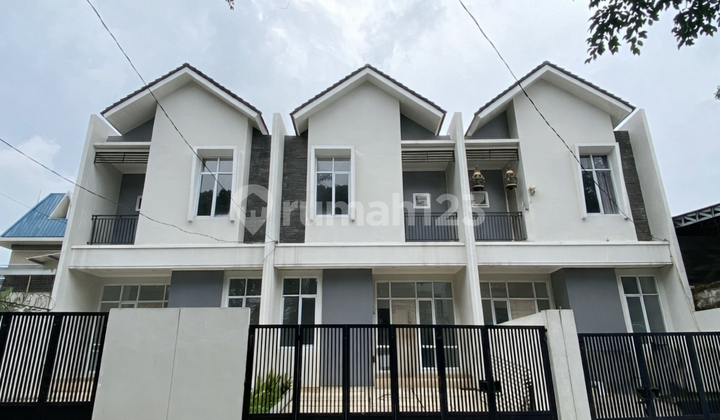 Rumah Baru Lokasi Bagus bisa untuk Usaha atau Semi Kantor Rumah Baru Lokasi Bagus bisa untuk Usaha atau Semi Kantor