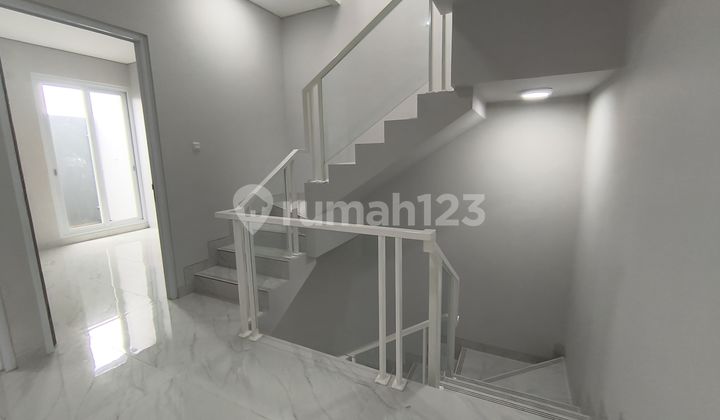 Rumah Baru Lebar 6 Panjang 20 di Sunrise Garden