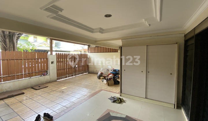 14-Wide House in Tomang, 3-Car-Wide Street Width 2