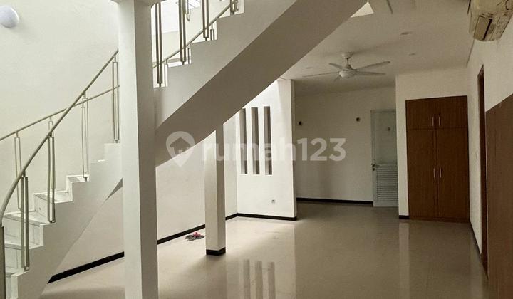 Jarang Ada Rumah Luas 150m Bisa Parkir 3 Mobil Di Tomang