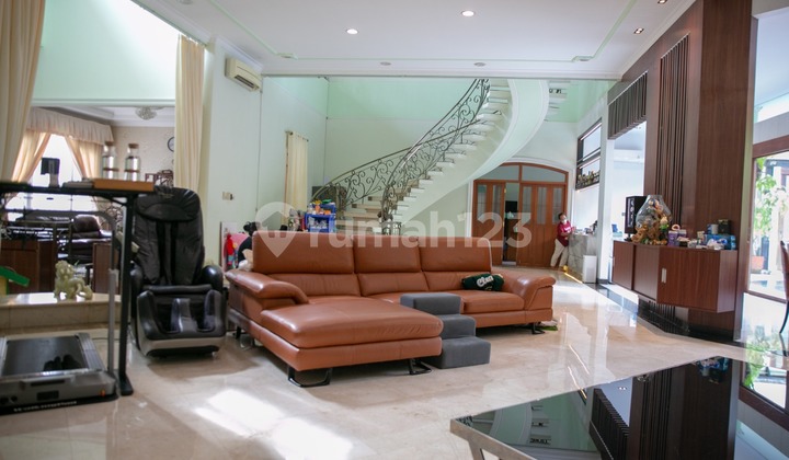 Rumah Mewah Pik Mediterania Resort | LT 983 M² | Pool | 60M 2