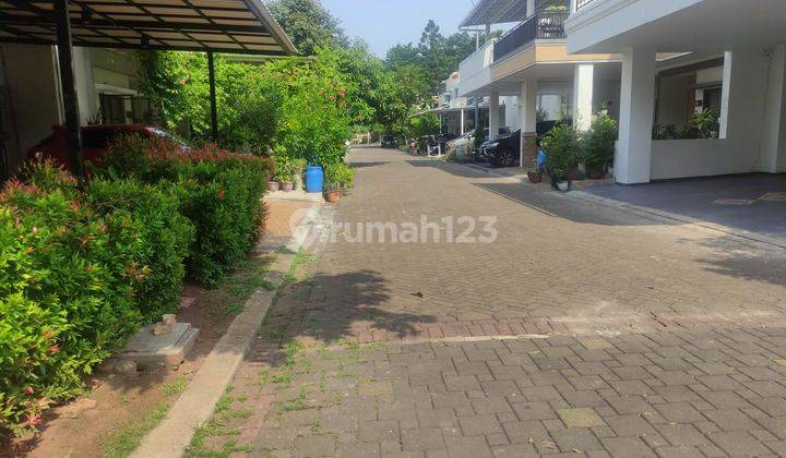 Rumah bagus siap huni 2 lantai shm dalam cluster di Jakarta garden city Jakarta timur  2