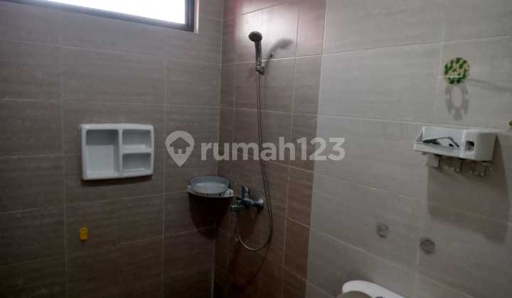 Disewakan Rumah 2 Lantai di Cluster Taman Sari - Harapan Indah 2