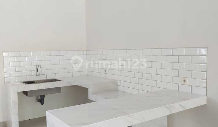 Di Jual Rumah 2 Lantai di Cluster Vasana Harapan Indah Sudah Renovasi Dekat Summarecon Crown Gading 2