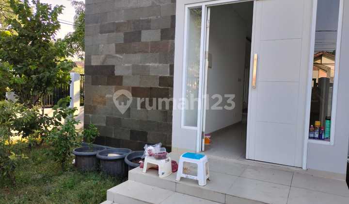 Dijual rumah hoek siap huni di pulomas, jakarta timur