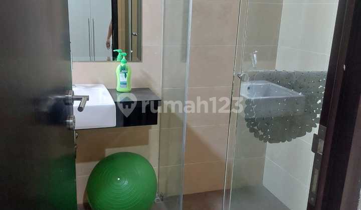 Rumah Furnished 2Lt Startegis Dicluster Asia Tropis Harapan Indah 2