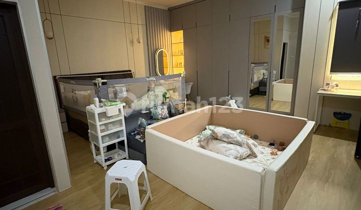 Full Furnished Rumah Mewah di Harapan Indah – Cluster Adara, Carport 2 Mobil! 2