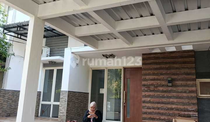 Dijual Cepat Rumah Bagus Mewah Kokoh Posisi Strategis Depan, Parkir Jalanan Lebar 3 Mobil, Depan Taman, Cozy, Tatanan Rumah Apik Bagus! Dijual Cepat Rumah Bagus Mewah Kokoh Posisi Strategis Depan, Parkir Jalanan Lebar 3 Mobil, Depan Taman, Cozy, Tatanan Rumah Apik Bagus!