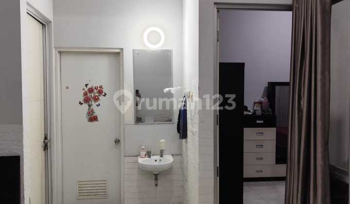 Dijual Rumah Plus 4 Unit AC Nyaman & Lengkap di Cluster Ifolia 2