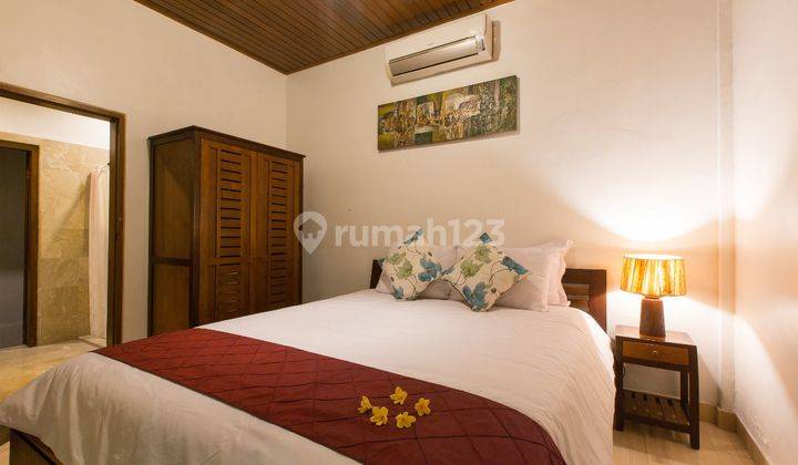 Villa 2 Lantai Siap Huni Bergaya Tropical Balinese Berada Sangat Terawat Dekat Ke Seminyak 13